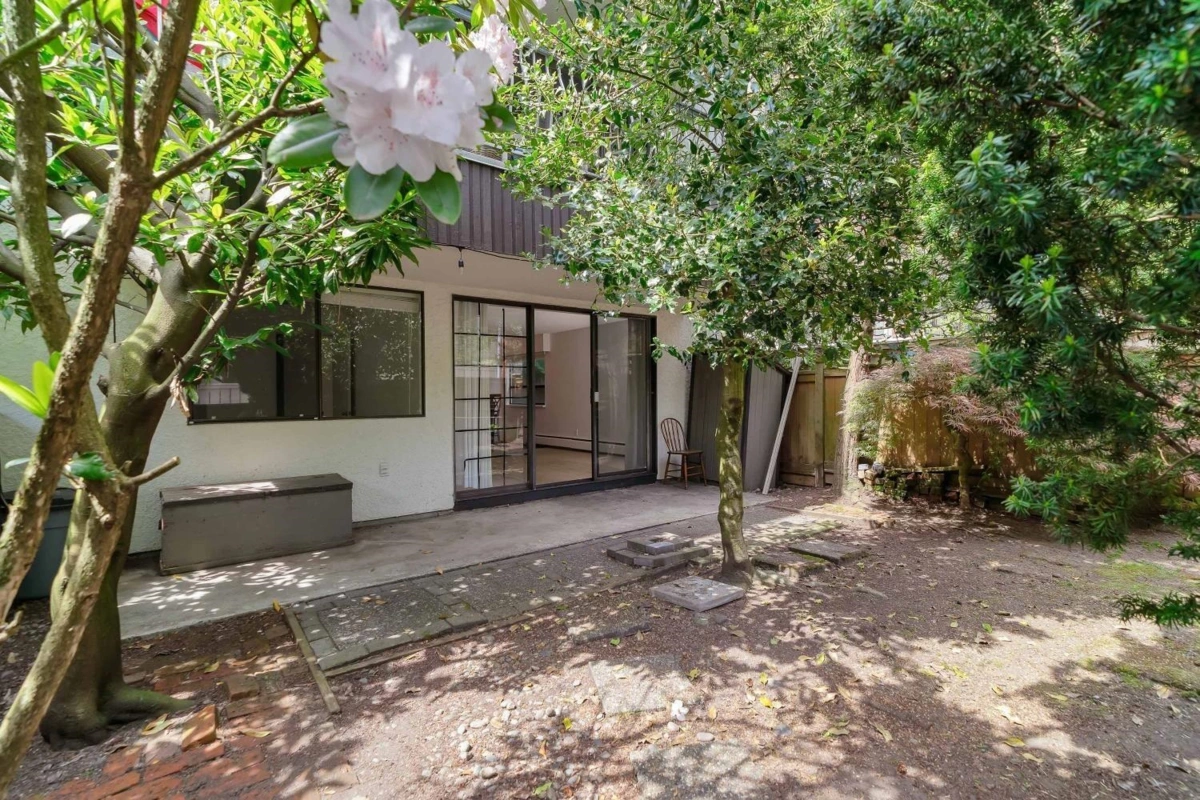 Bedroom 2 Photo of 105 1330 Martin Street, White Rock, BC