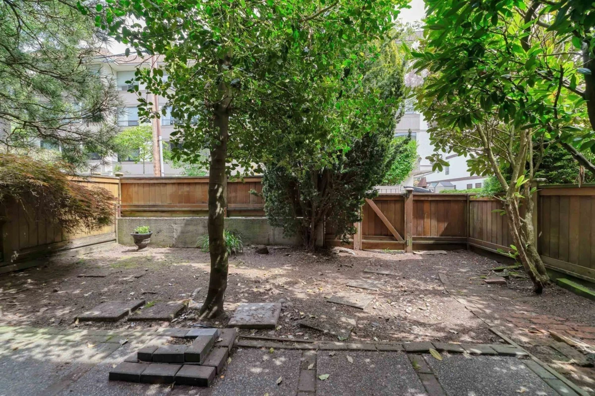Bedroom 3 Photo of 105 1330 Martin Street, White Rock, BC