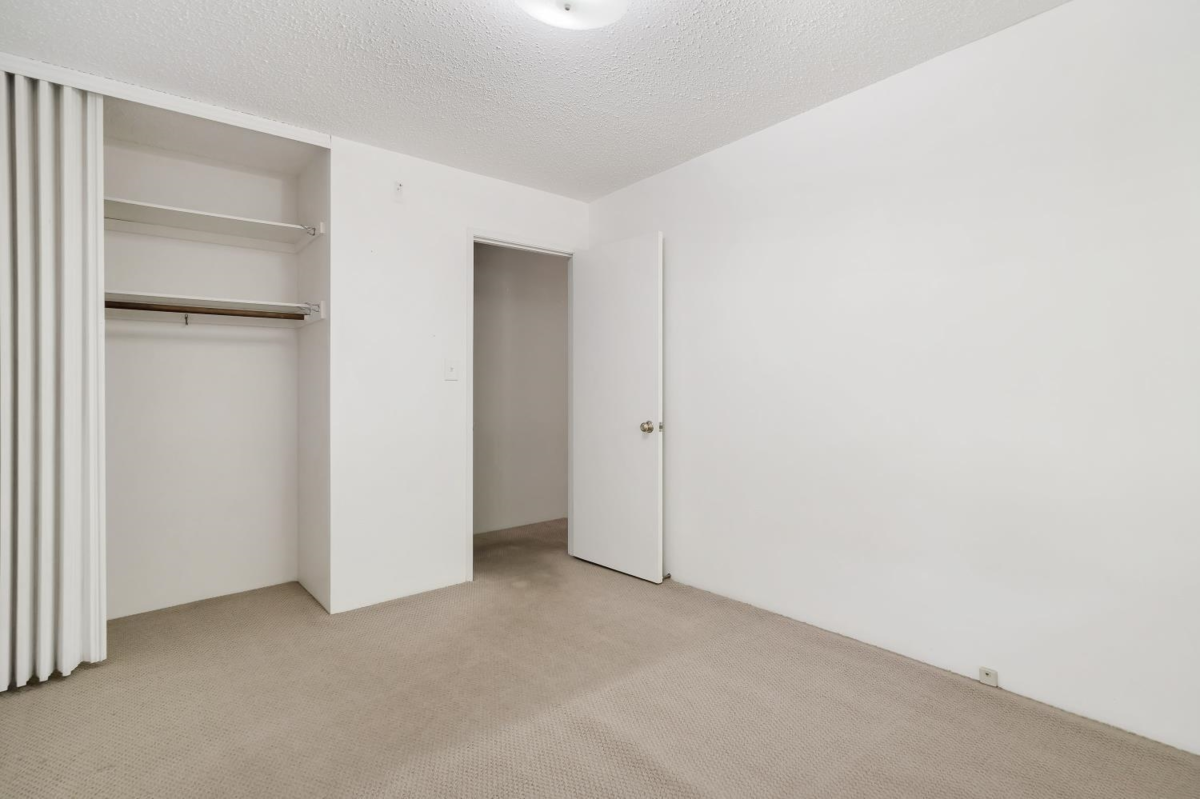 Breakfast Nook Photo of 105 1330 Martin Street, White Rock, BC