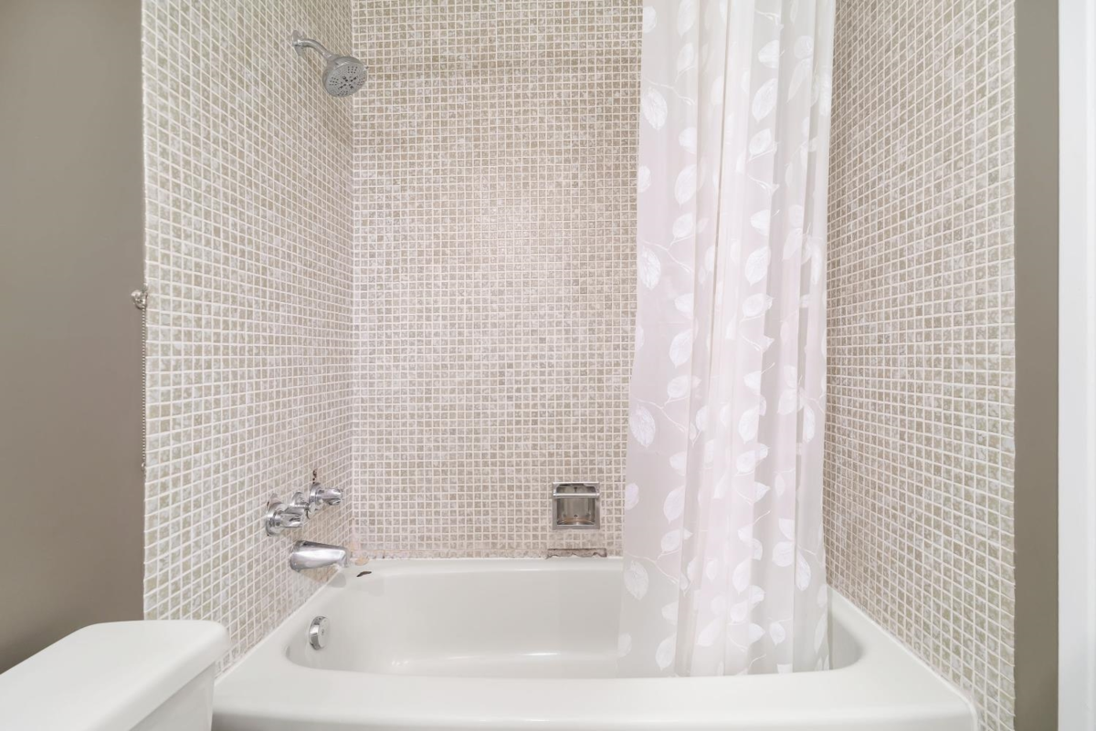 Primary Bathroom Photo of 105 1330 Martin Street, White Rock, BC