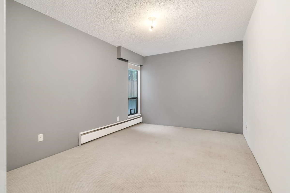 Walk-In Closet Photo of 105 1330 Martin Street, White Rock, BC