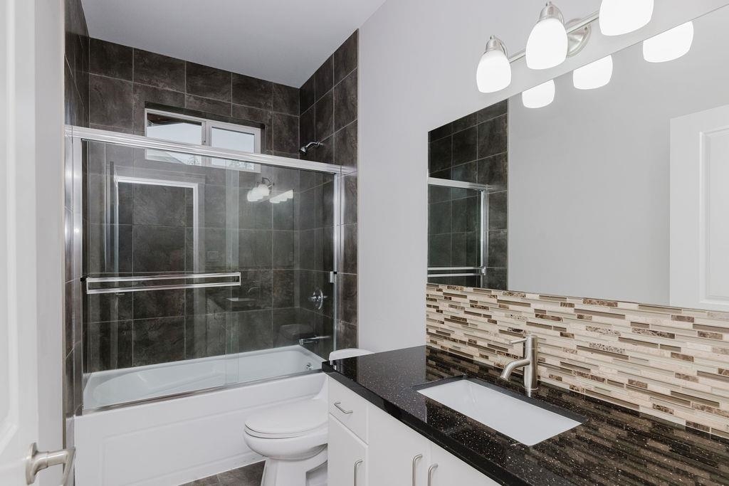 Basement Recreation Room Photo of 597 Oceanview Drive, Gibsons, BC