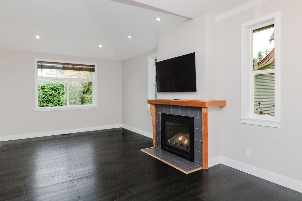 Breakfast Nook Photo of 597 Oceanview Drive, Gibsons, BC