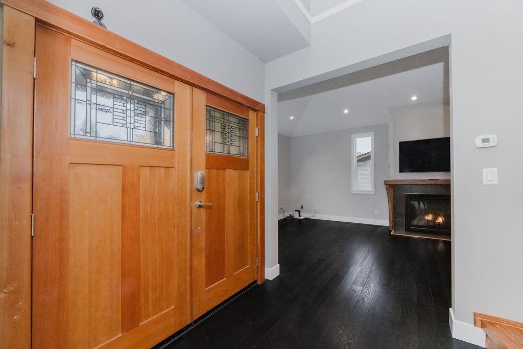 Family Room Photo of 597 Oceanview Drive, Gibsons, BC