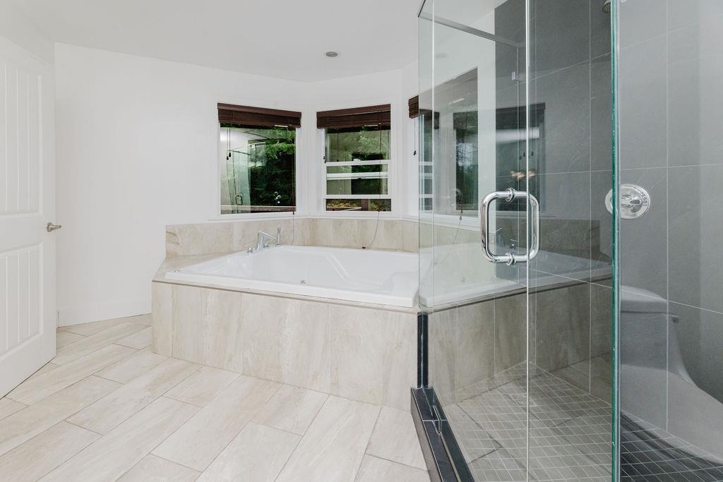 Garage Interior Photo of 597 Oceanview Drive, Gibsons, BC