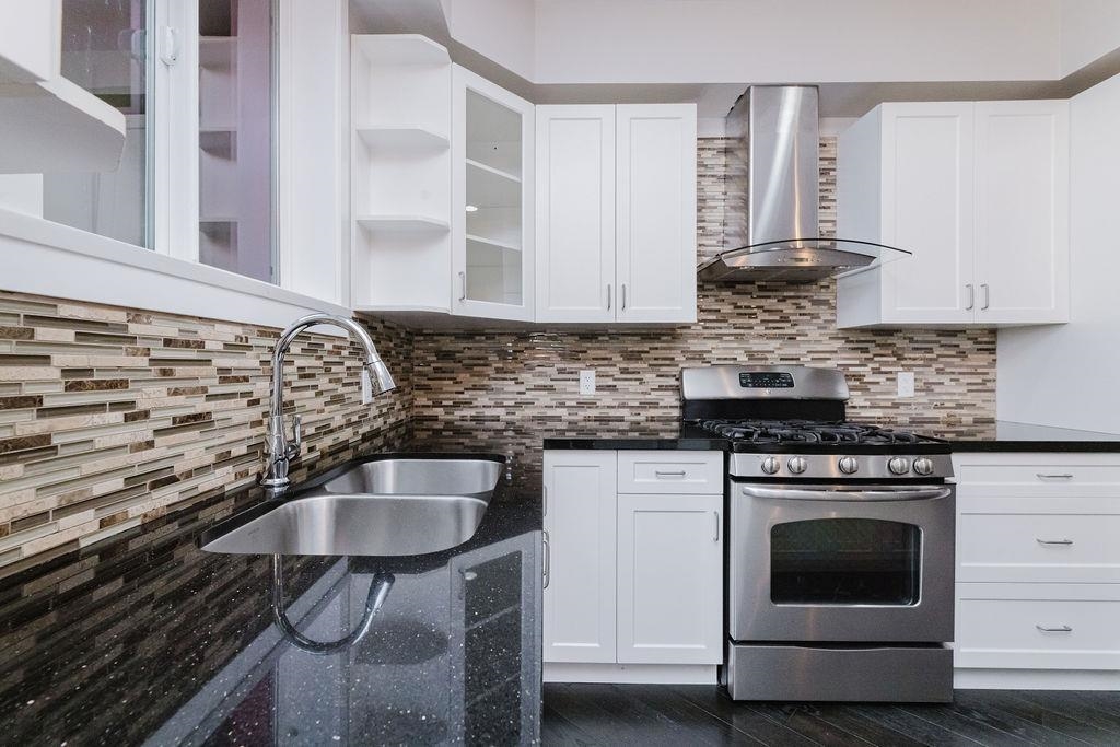 Guest Bathroom Photo of 597 Oceanview Drive, Gibsons, BC