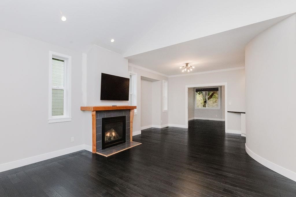 Kitchen Island Photo of 597 Oceanview Drive, Gibsons, BC