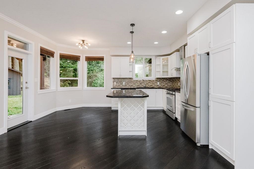 Walk-In Closet Photo of 597 Oceanview Drive, Gibsons, BC