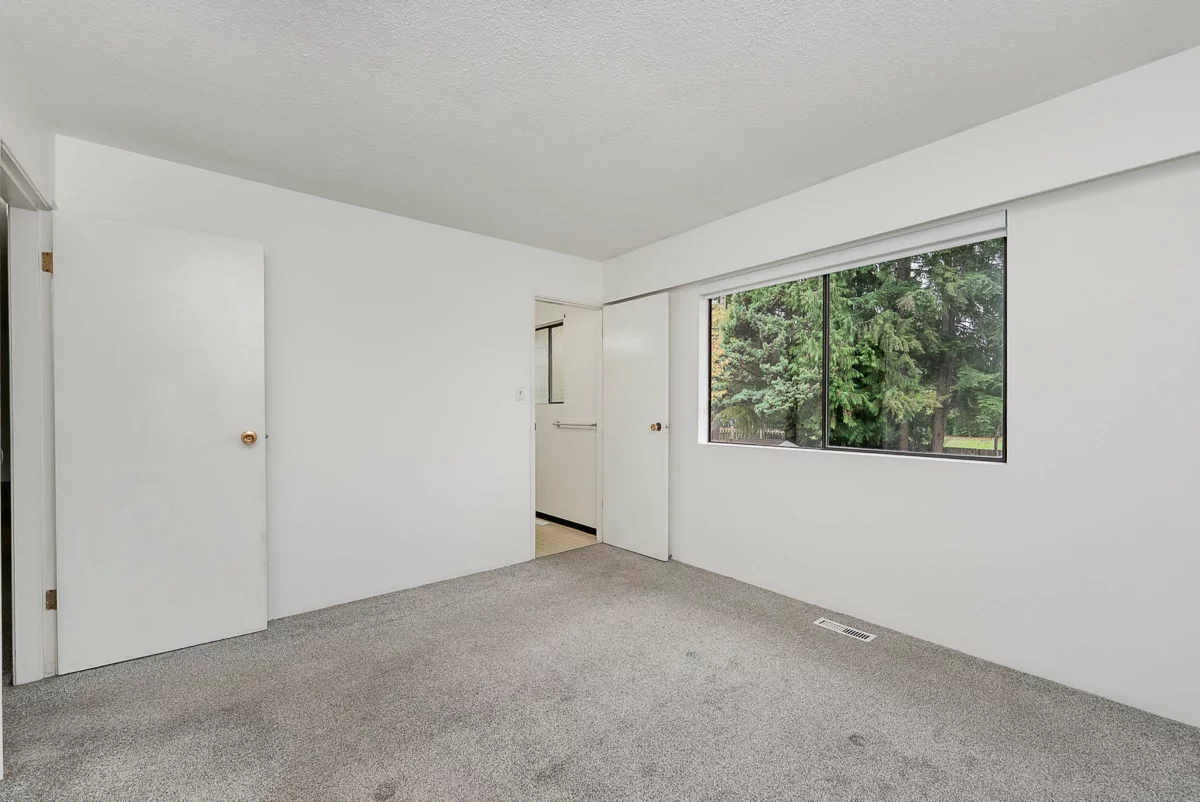 Entry Foyer Photo of 11671 211 Street, Maple Ridge, BC