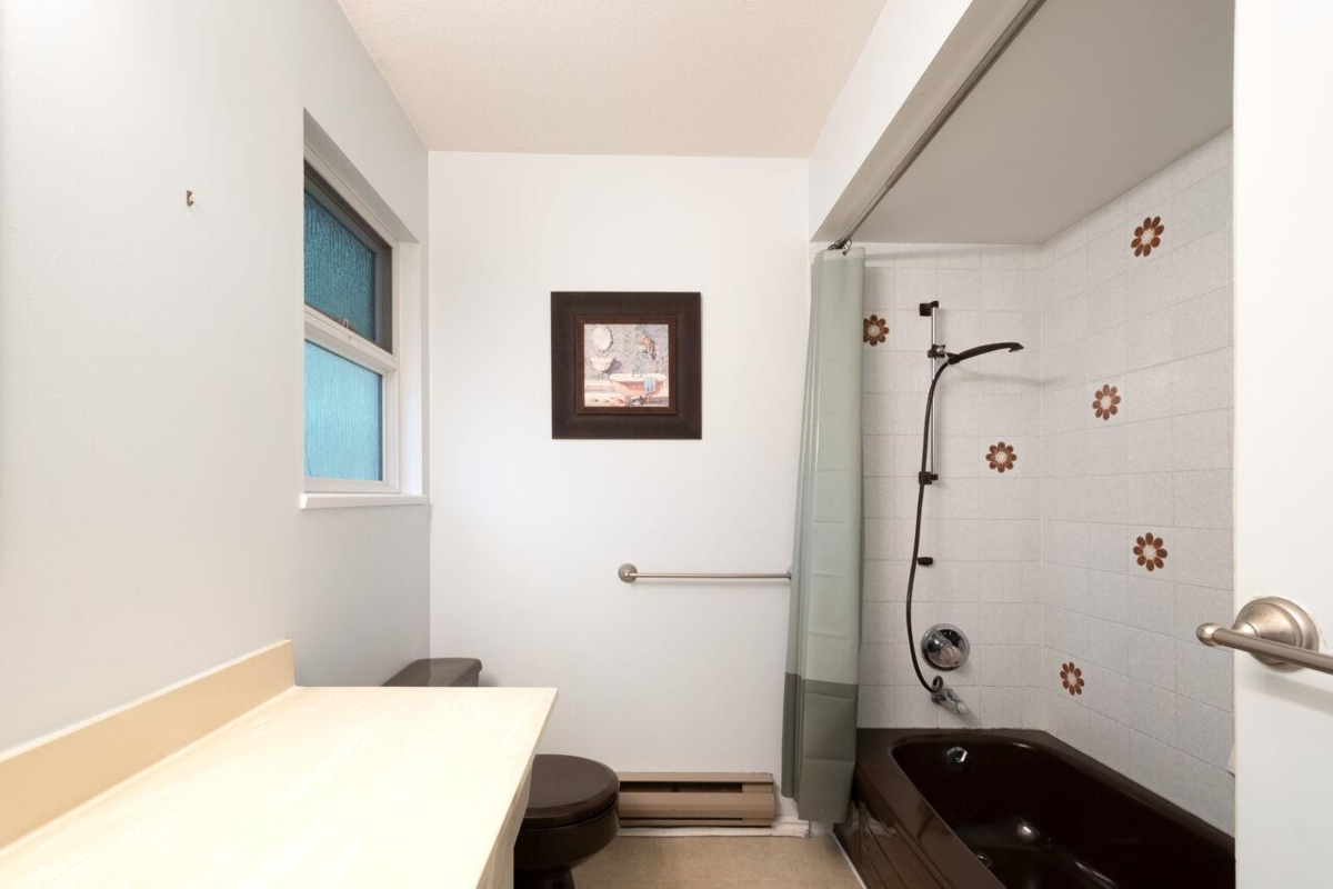 Garage Interior Photo of 1285 Lucking Place, North Vancouver, BC