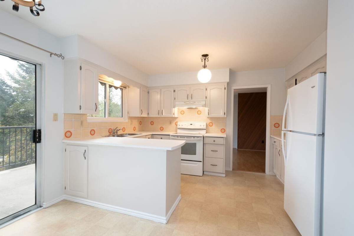 Primary Bathroom Photo of 1285 Lucking Place, North Vancouver, BC