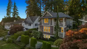 452 Tempe Crescent, North Vancouver, BC