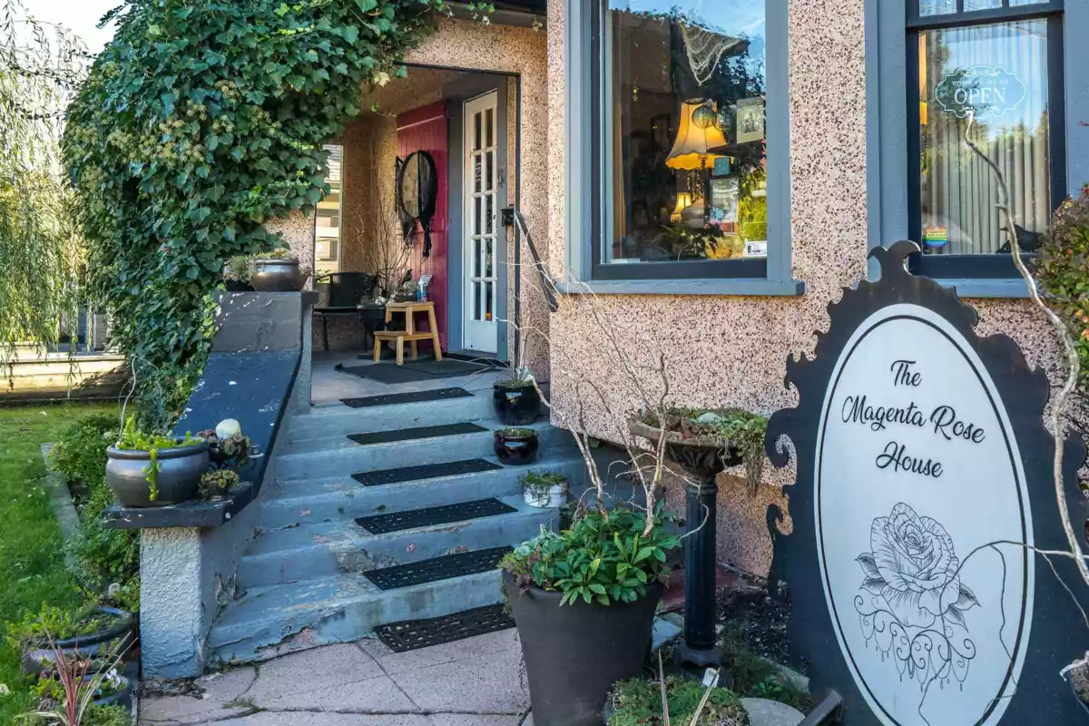 Dining Area Photo of 33026 2 Avenue, Mission, BC