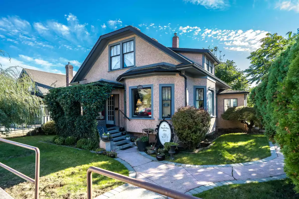 Exterior Front Photo of 33026 2 Avenue, Mission, BC