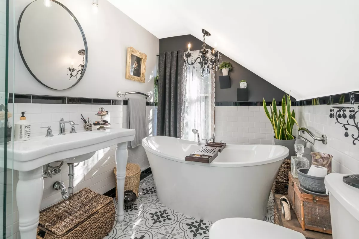 Front Yard Photo of 33026 2 Avenue, Mission, BC