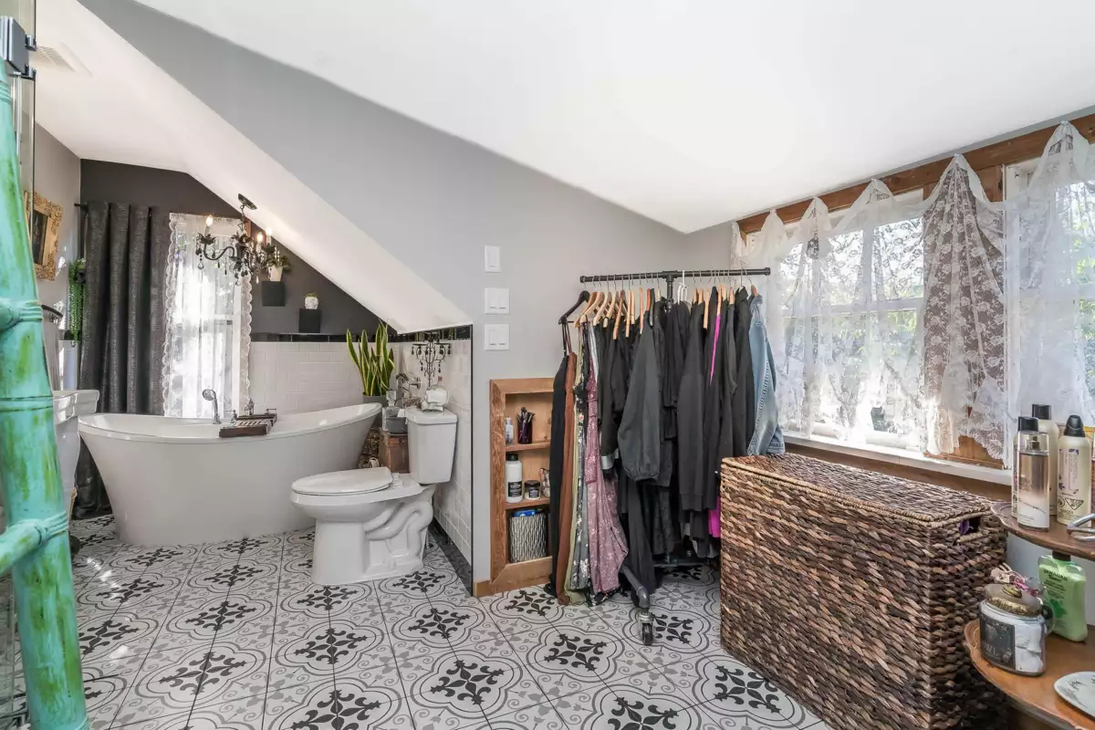 Garage Interior Photo of 33026 2 Avenue, Mission, BC