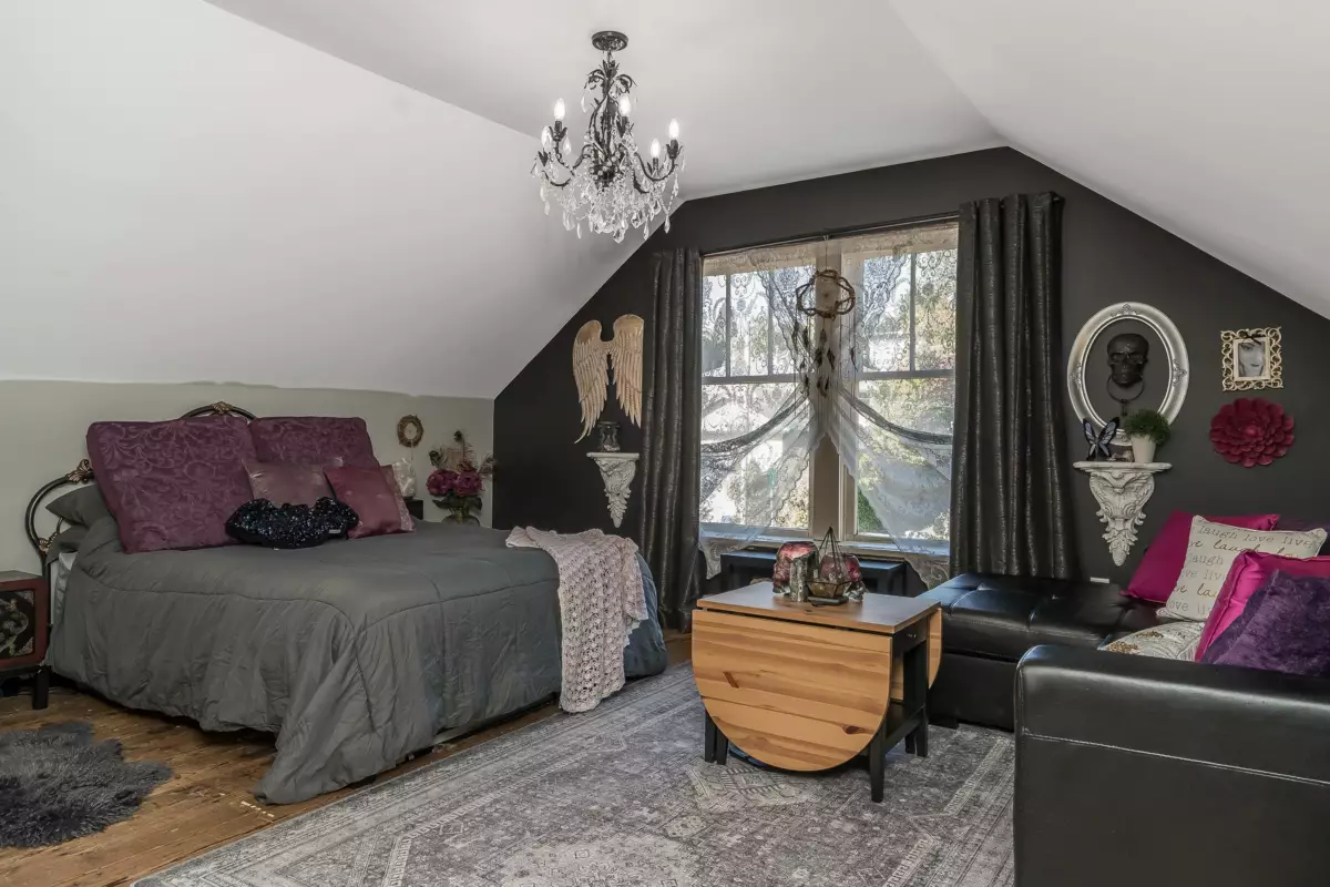 Mudroom Photo of 33026 2 Avenue, Mission, BC