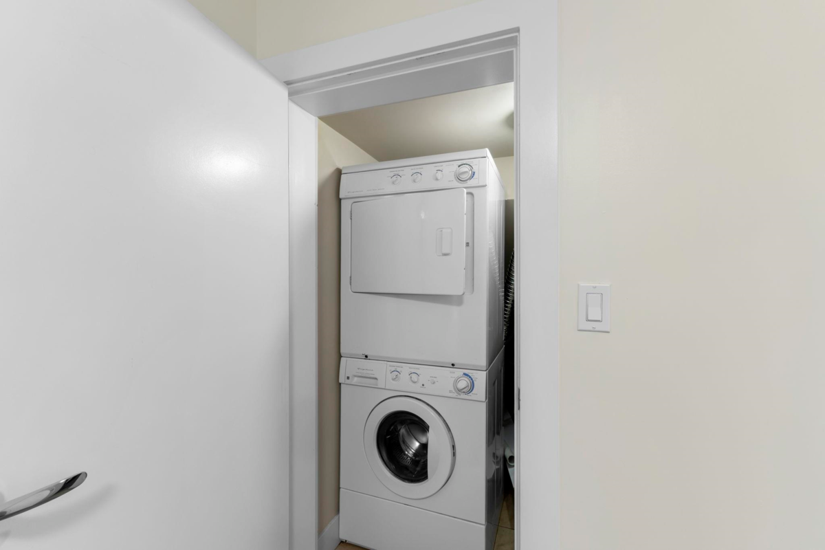 Backyard Photo of 6746 191a Street, Surrey, BC