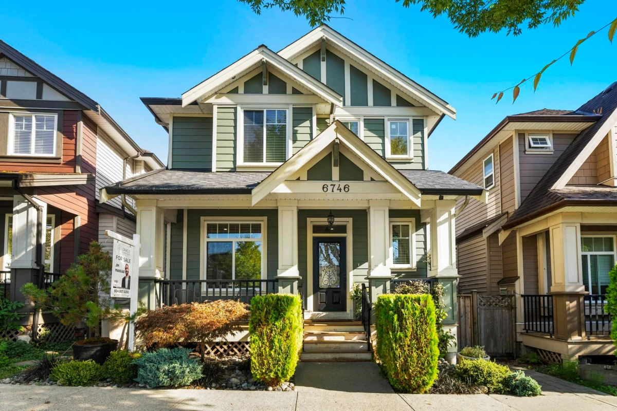 Exterior Front Photo of 6746 191a Street, Surrey, BC