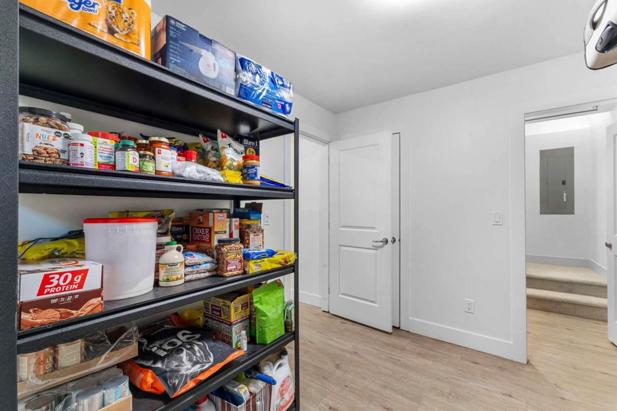 Hallway Photo of 6746 191a Street, Surrey, BC
