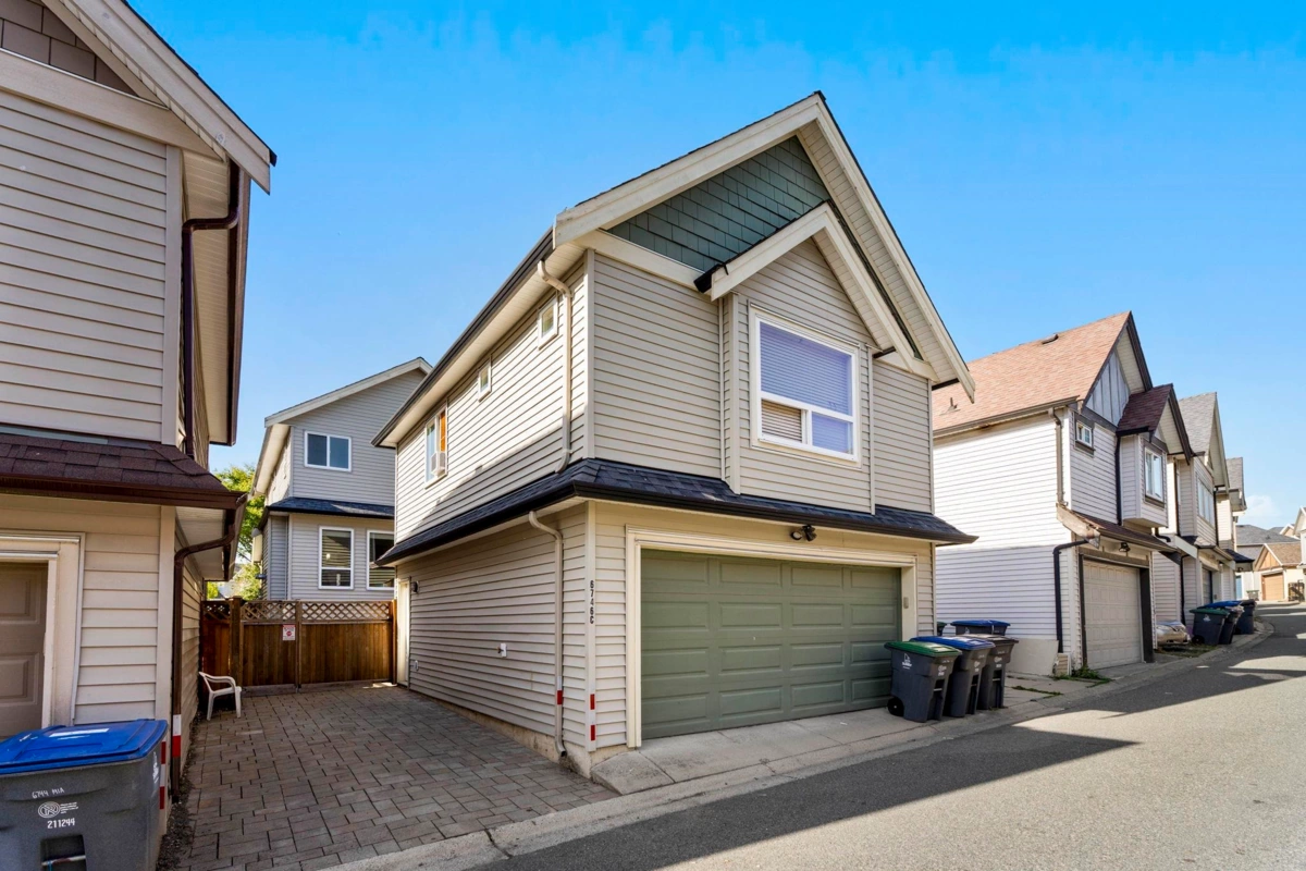 Hot Tub / Spa Photo of 6746 191a Street, Surrey, BC