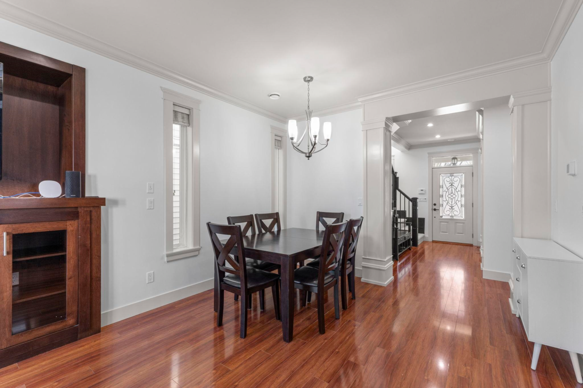Kitchen Photo of 6746 191a Street, Surrey, BC