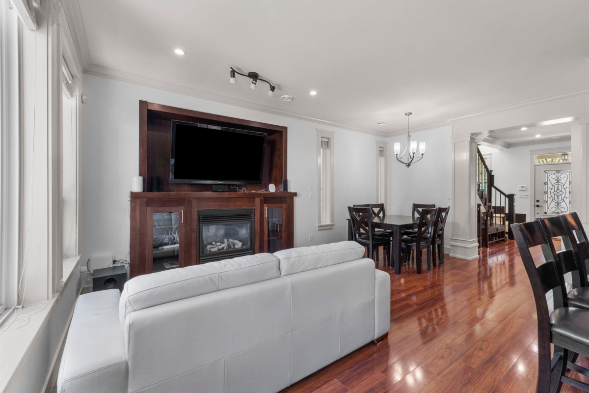 Living Room Photo of 6746 191a Street, Surrey, BC