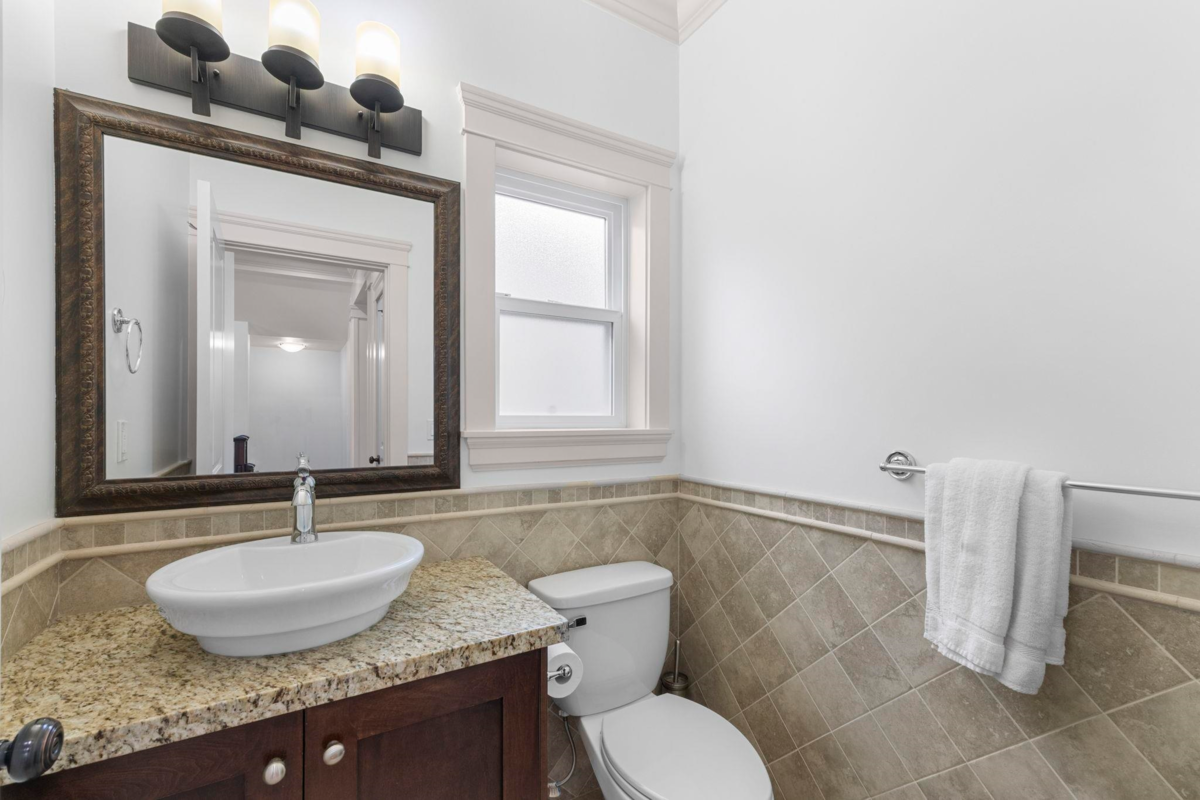 Primary Bathroom Photo of 6746 191a Street, Surrey, BC