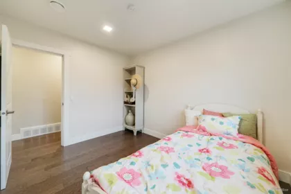 Powder Room Photo of 922 Seacrest Court, Port Moody, BC