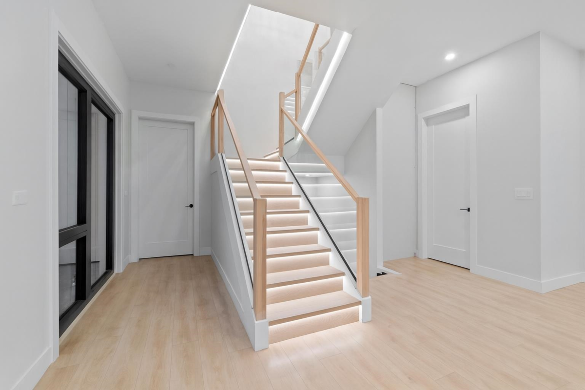 Breakfast Nook Photo of 5499 Manor Street, Burnaby, BC