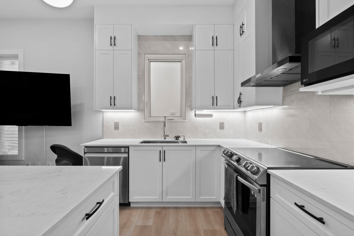 Dining Area Photo of 5499 Manor Street, Burnaby, BC