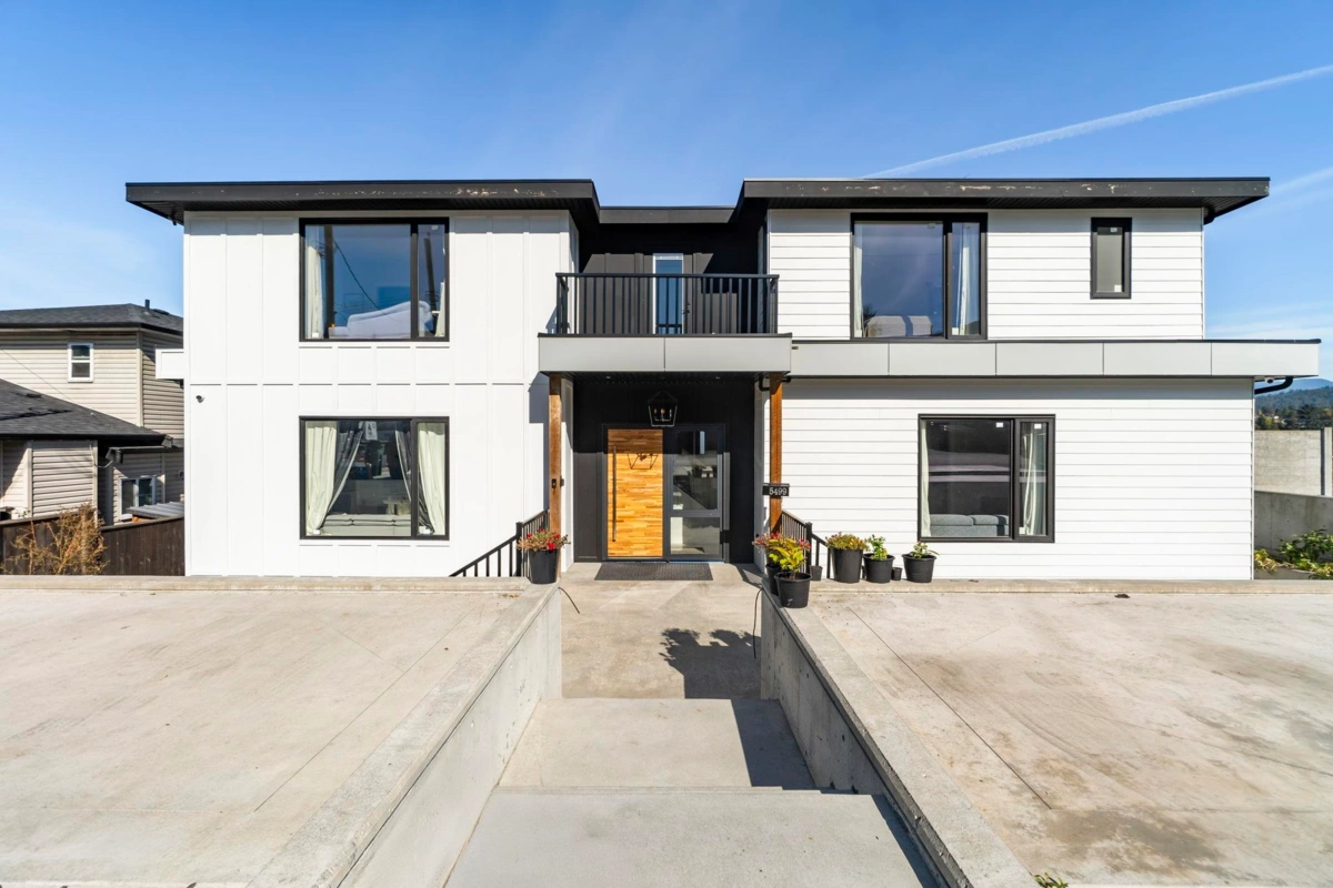 Exterior Front Photo of 5499 Manor Street, Burnaby, BC