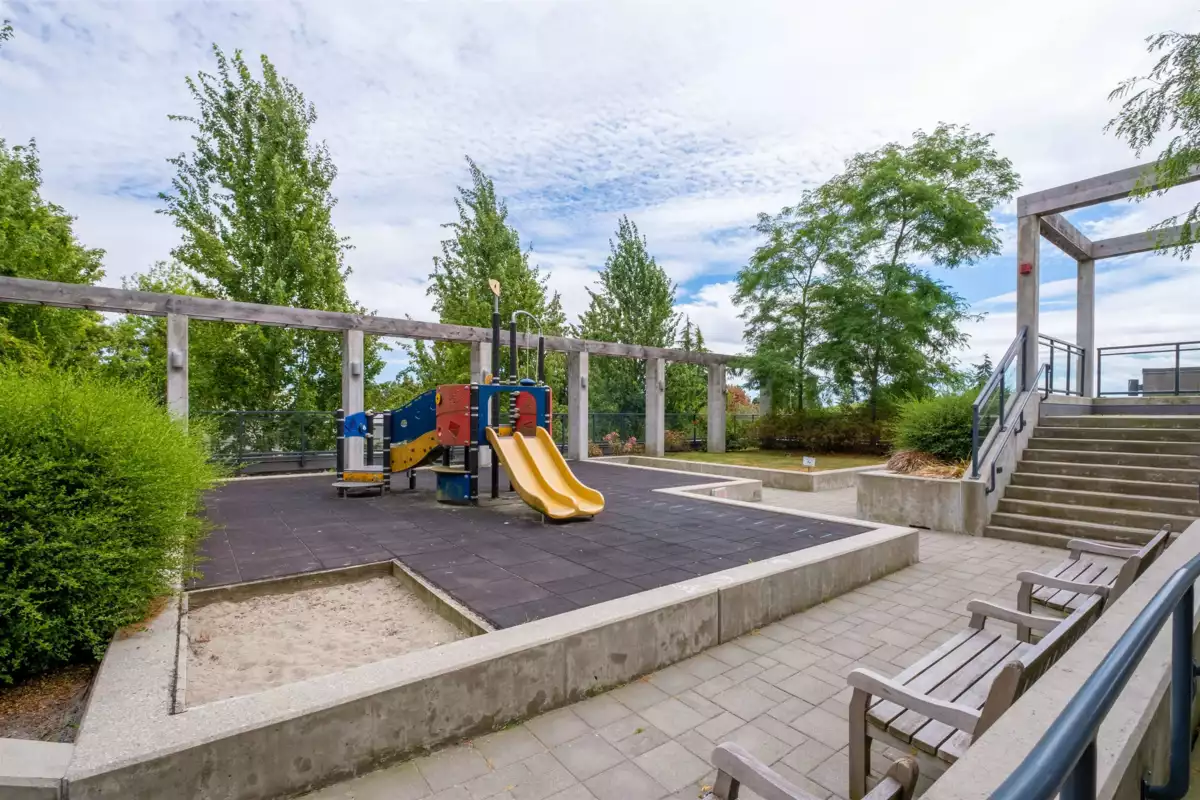 Backyard Photo of 505 6180 Cooney Road, Richmond, BC