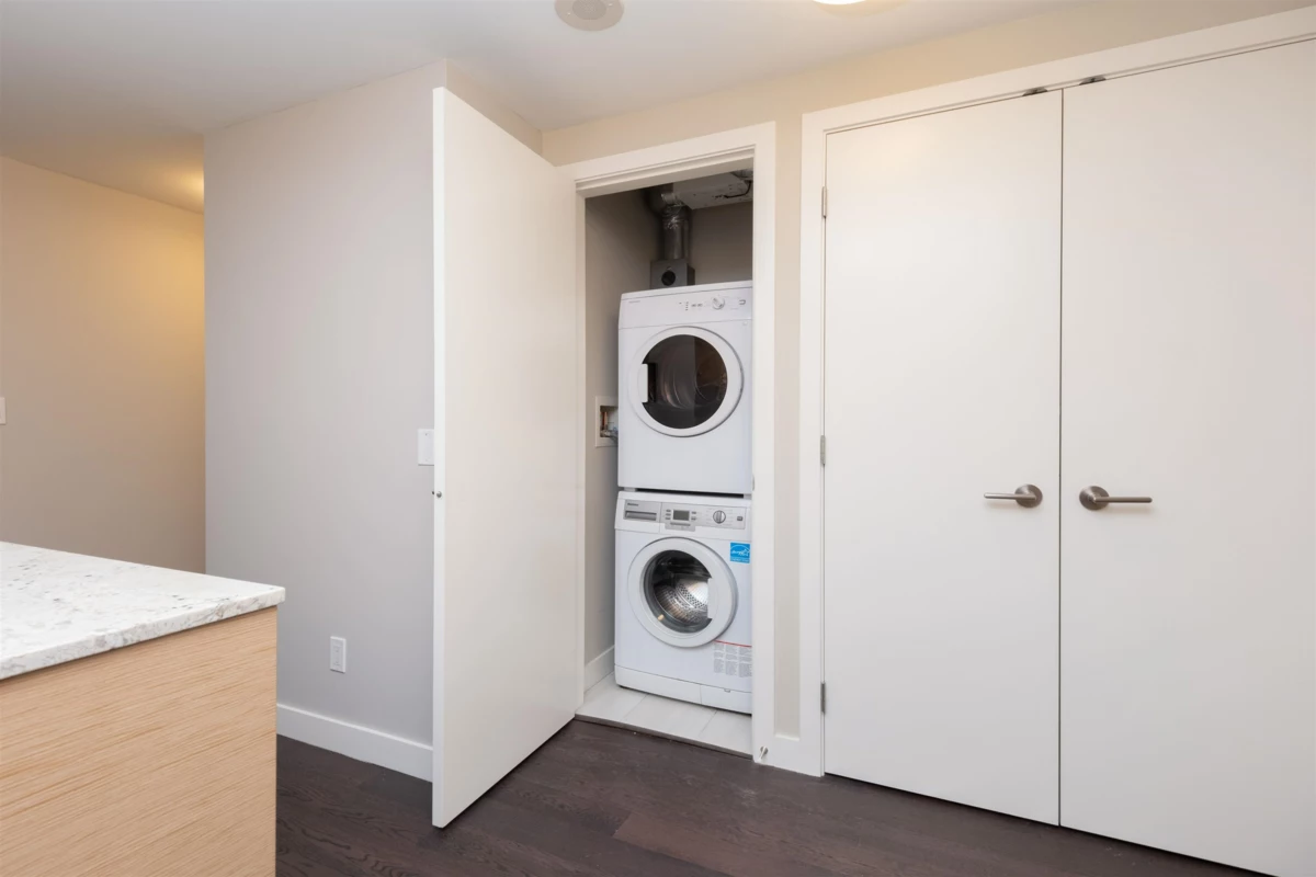 Hallway Photo of 505 6180 Cooney Road, Richmond, BC