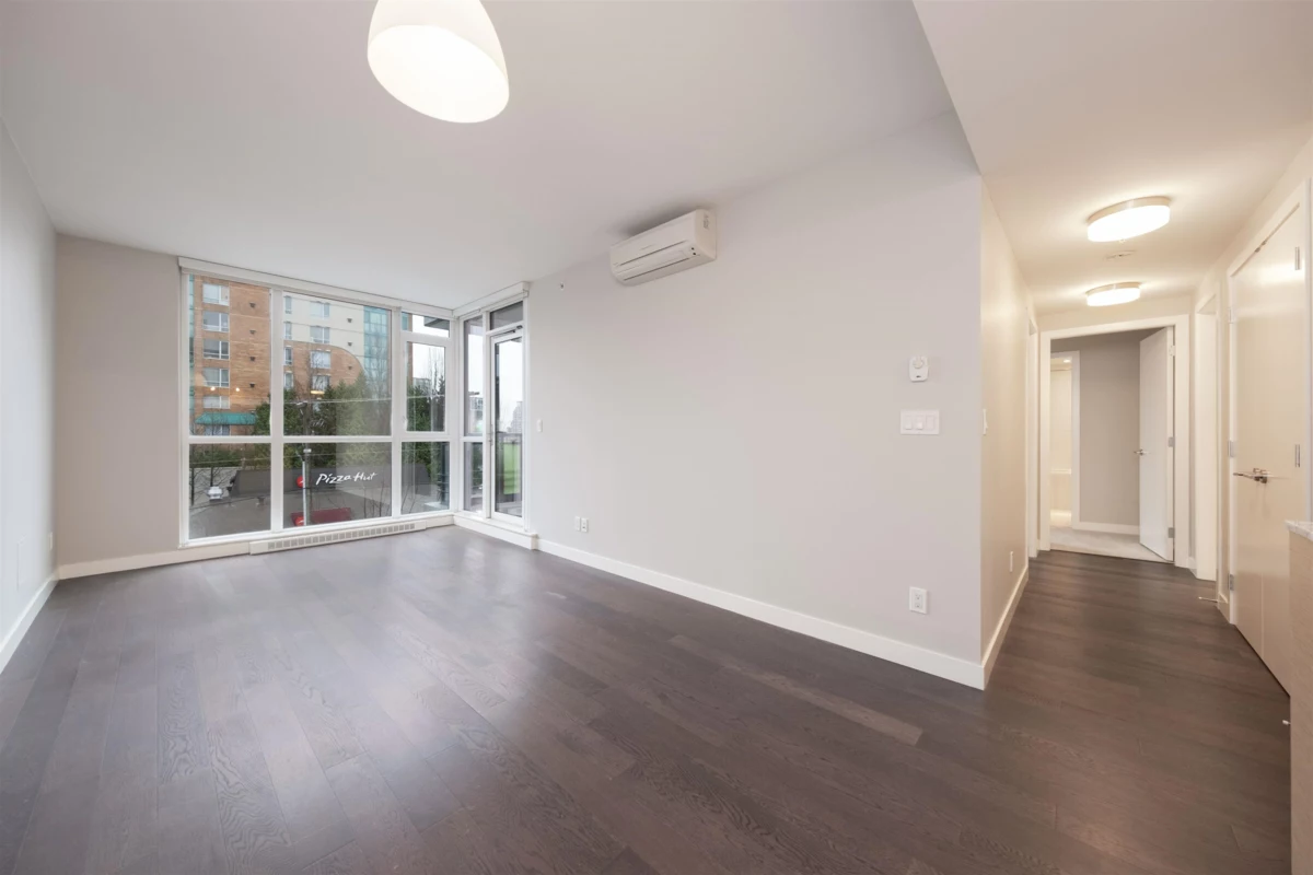 Primary Bathroom Photo of 505 6180 Cooney Road, Richmond, BC