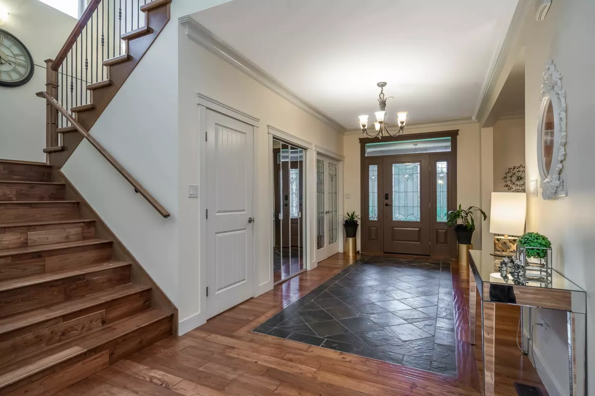 Kitchen Island Photo of 11722 272 Street, Maple Ridge, BC