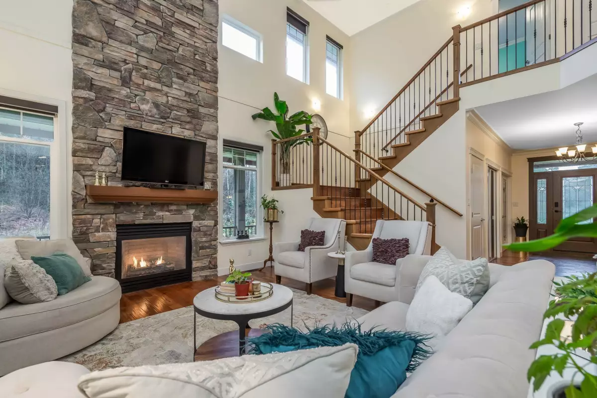 Walk-In Closet Photo of 11722 272 Street, Maple Ridge, BC