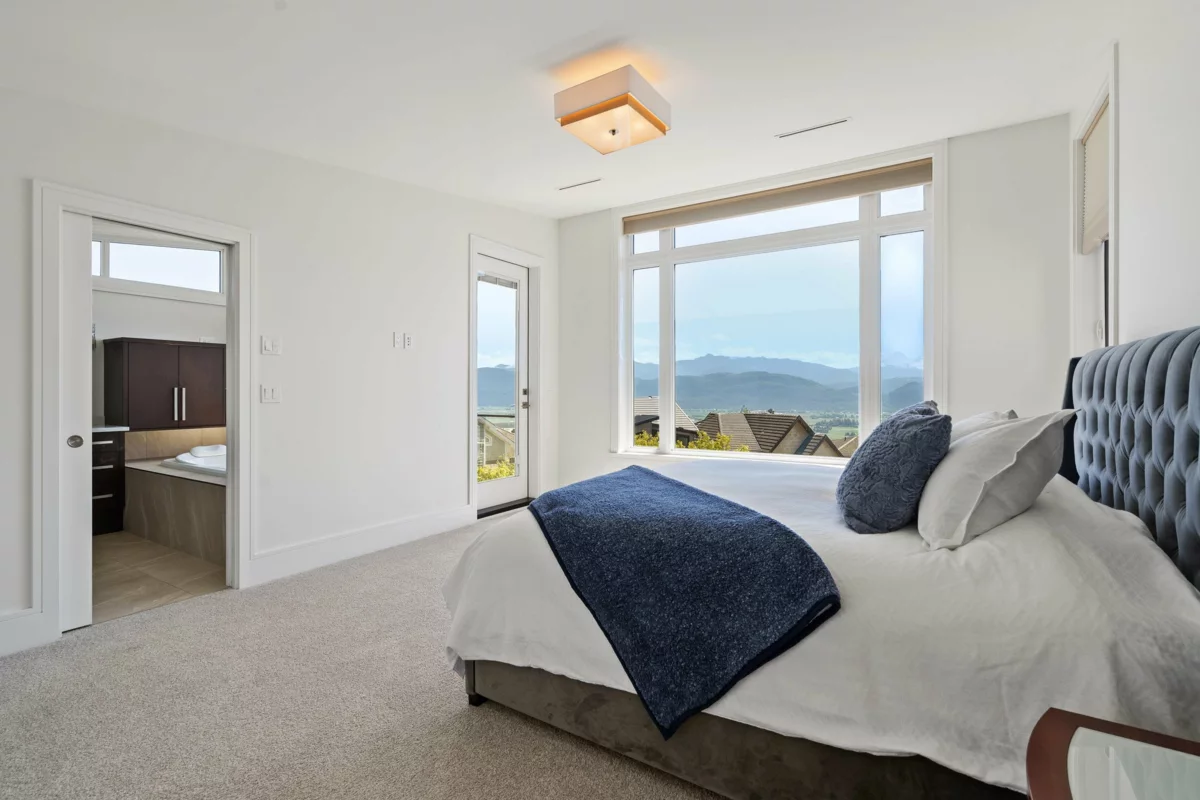 Hallway Photo of 35528 Eagle Summit Drive, Abbotsford, BC