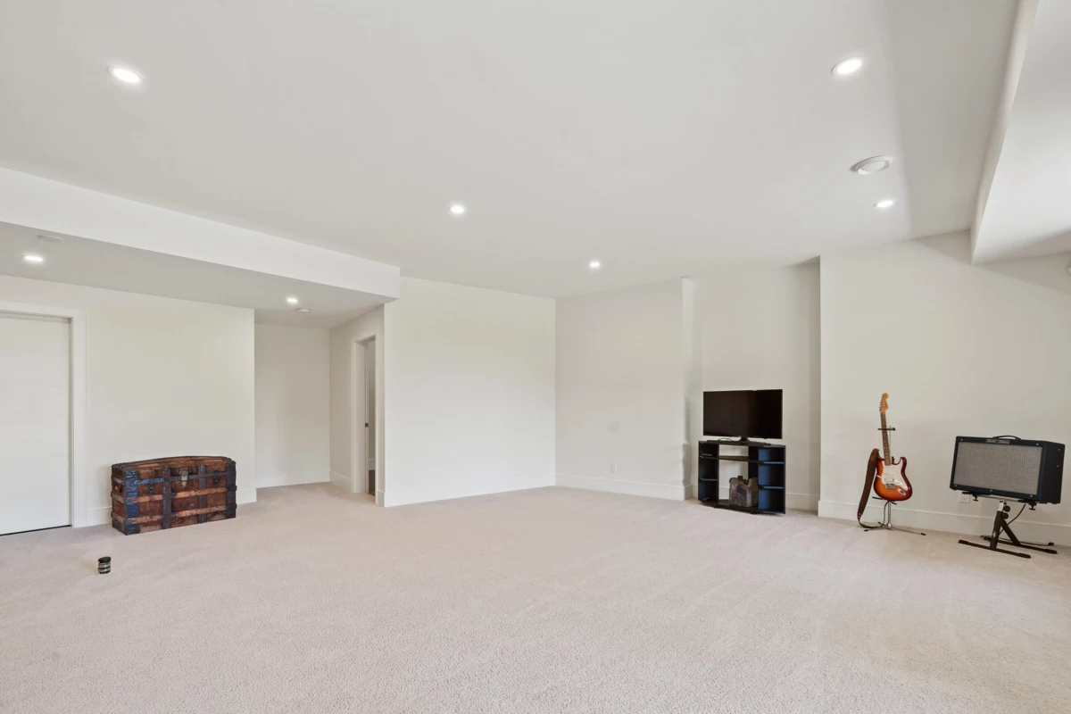 Swimming Pool Photo of 35528 Eagle Summit Drive, Abbotsford, BC