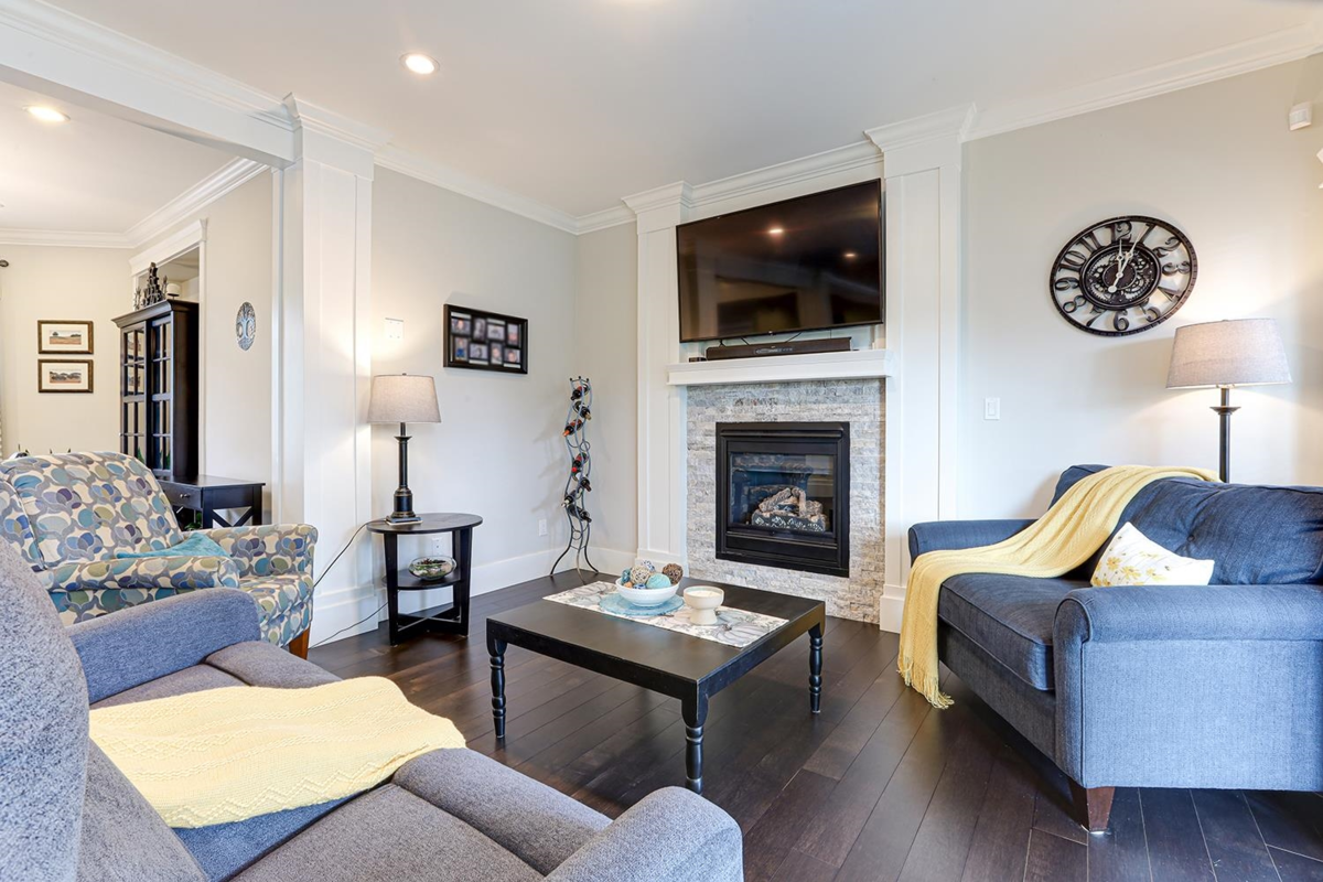 Breakfast Nook Photo of 3968 Robin Place, Port Coquitlam, BC