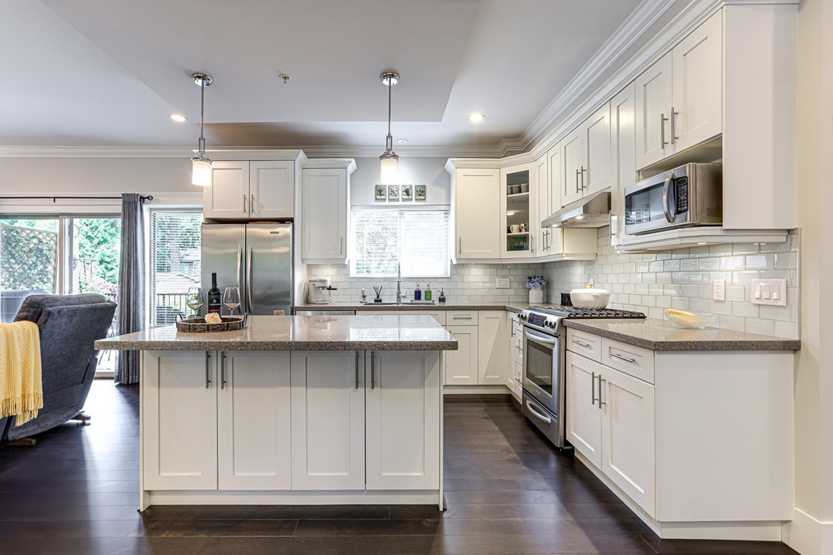 Kitchen Island Photo of 3968 Robin Place, Port Coquitlam, BC