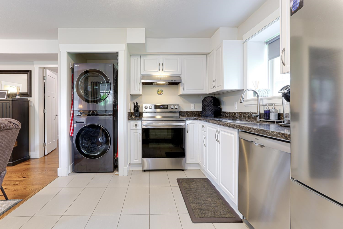 Outdoor Kitchen Photo of 3968 Robin Place, Port Coquitlam, BC