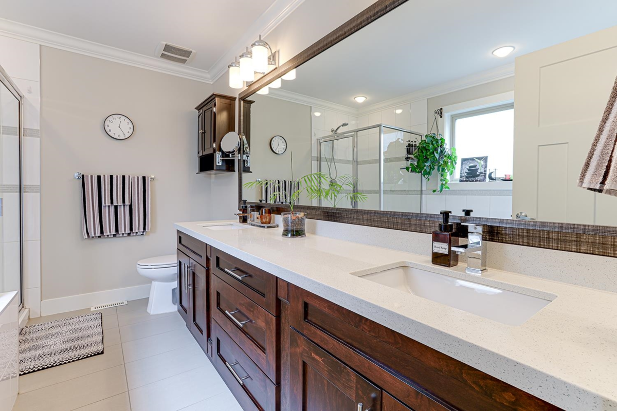 Staircase Photo of 3968 Robin Place, Port Coquitlam, BC