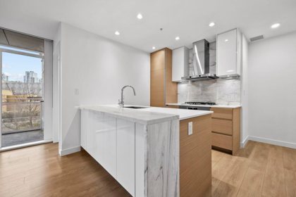 607 4670 Assembly Way, Burnaby, BC