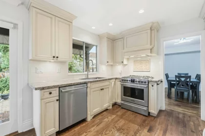 Guest Bathroom Photo of 15751 98a Avenue, Surrey, BC