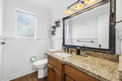 Hallway Photo of 15751 98a Avenue, Surrey, BC