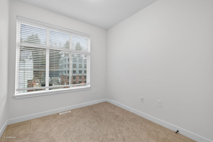 Garage Interior Photo of 71 2774 Montrose Avenue, Abbotsford, BC