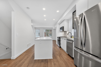 Kitchen Photo of 71 2774 Montrose Avenue, Abbotsford, BC