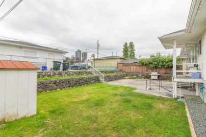 Front Yard Photo of 4810 Fairlawn Drive, Burnaby, BC