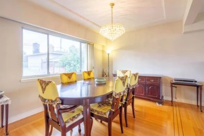 Kitchen Island Photo of 4810 Fairlawn Drive, Burnaby, BC